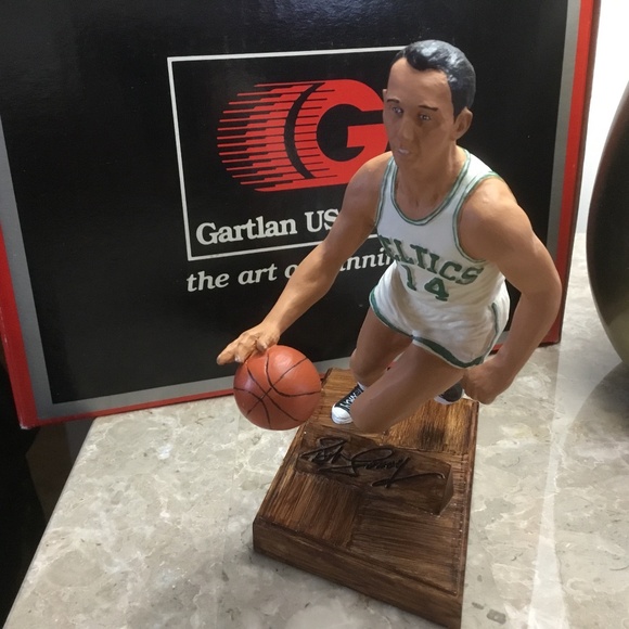Bob Cousy 14 “Smooth Operator “ #293 of 5,000 made worldwide. BOSTON CELTICS FAN - Picture 8 of 16